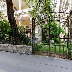 Heroes Square & City Park Thermals Apartment Budapest